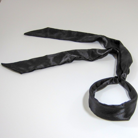 Accessories - 💚 5 for $25! Wide Black Satin Headband